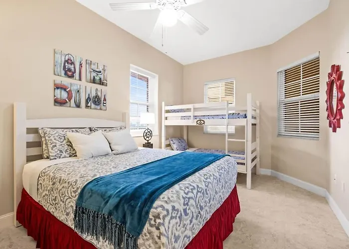 Waterfront Breeze Holiday home *
